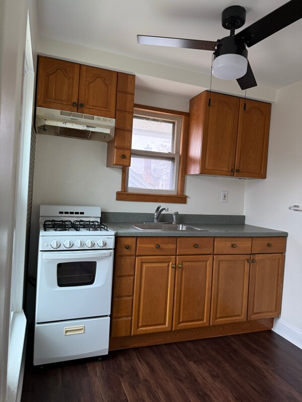 Building Photo - 426 E Benton St