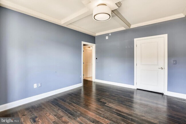 Building Photo - 4915 Hampden Ln