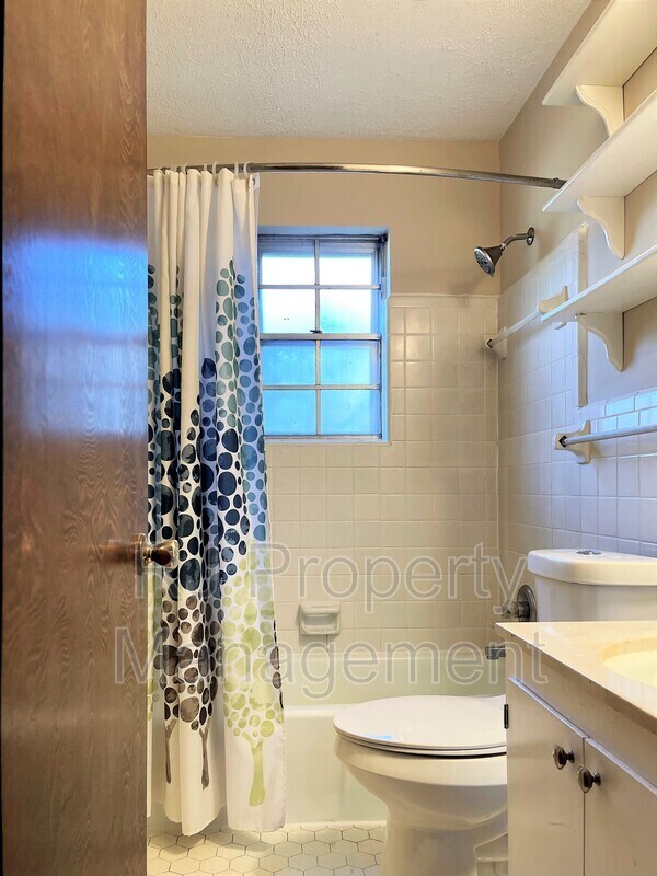 Building Photo - 2844 Marbry Dr
