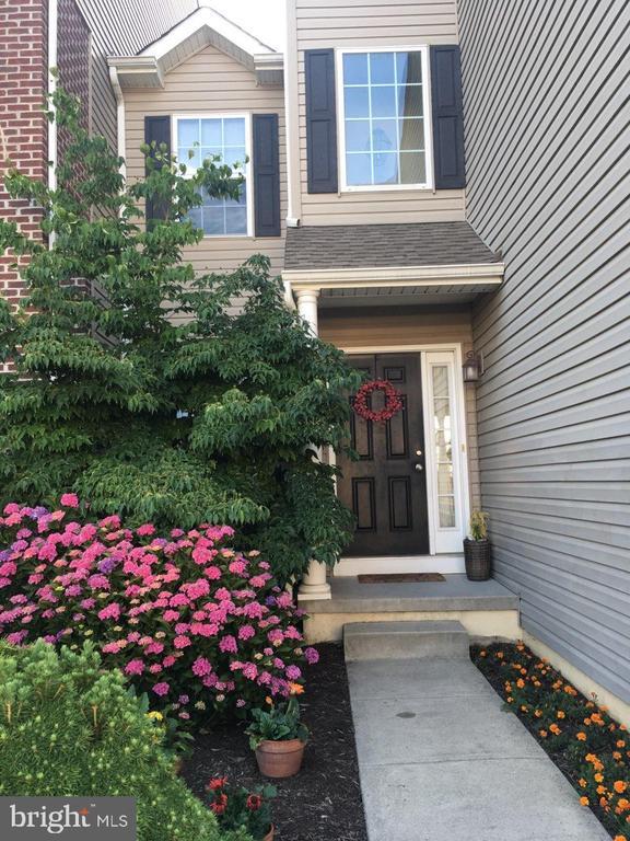 Building Photo - 5255 Spring Ridge Dr E