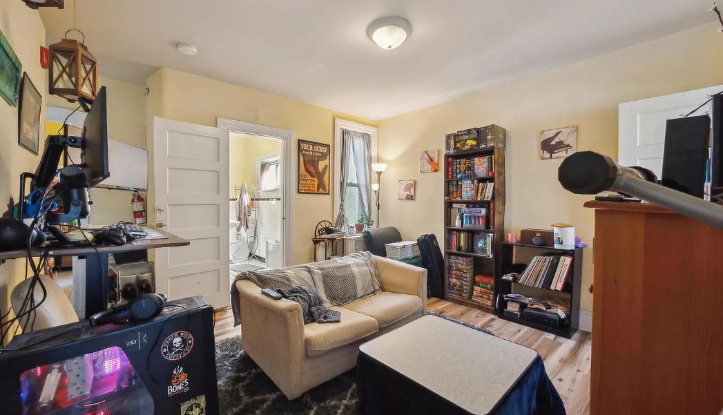 Building Photo - 5131 Pine St