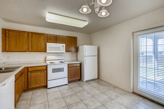 Building Photo - Lawn Care Included! $250.00 Off your 1st Full Months rent!