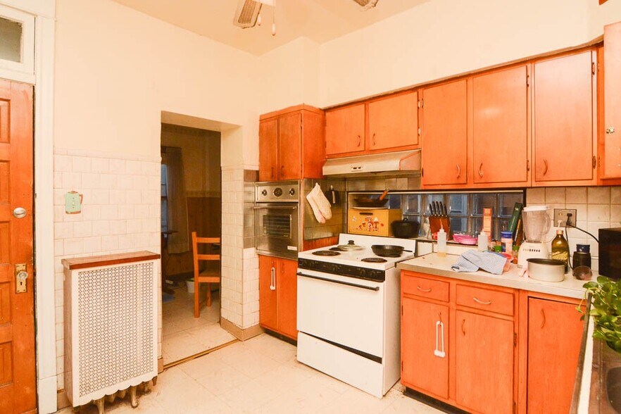 Building Photo - 3815 N Damen Ave