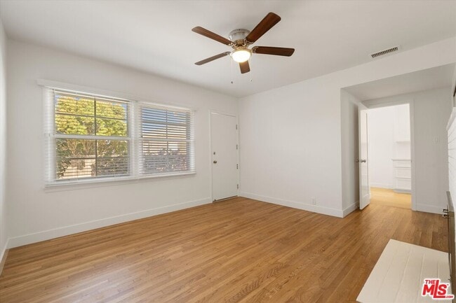 Building Photo - 6711 W 87th Pl