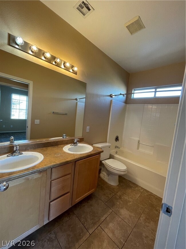 Building Photo - 733 Emerald Idol Pl