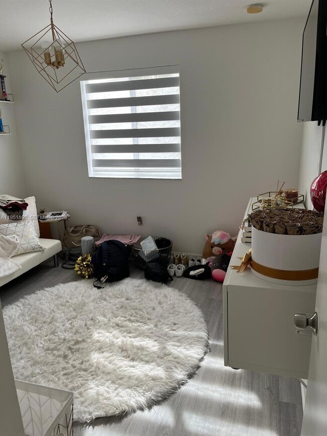 Building Photo - 5932 SW 162nd Ct