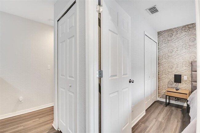 Building Photo - 2713 Bushman Dr
