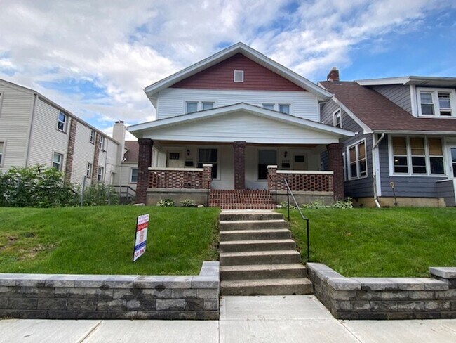 Building Photo - 2598-2600-2600 Dayton Ave