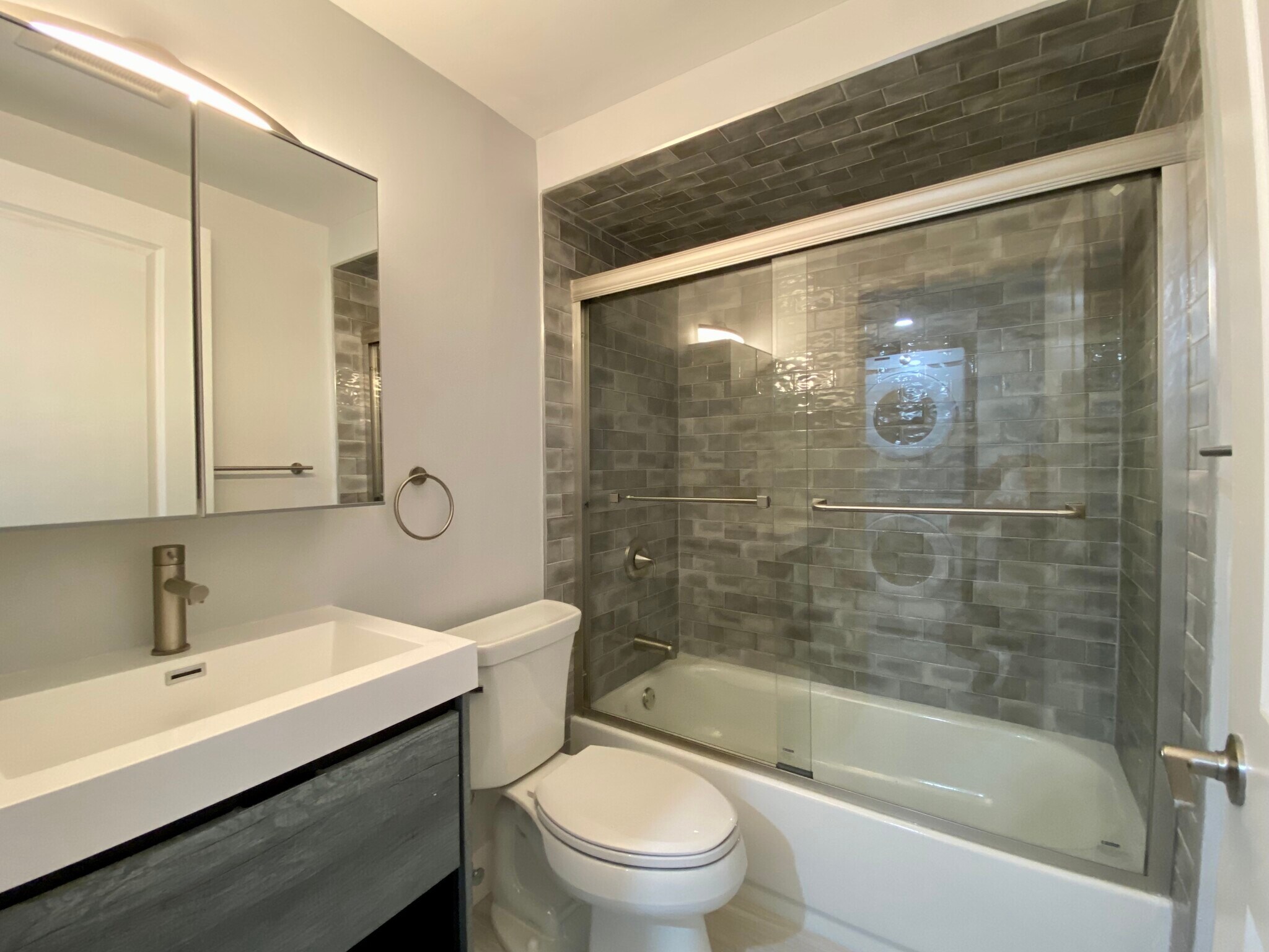 Building Photo - 722 Lombard St