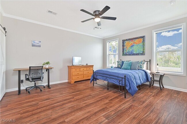 Building Photo - 3524 Fifth Ave