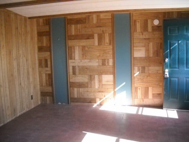 Building Photo - Cute trailer in Golden Acres