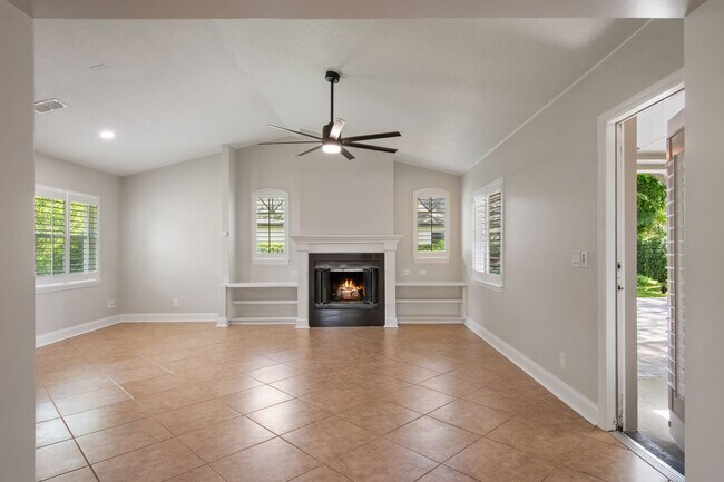 Building Photo - Renovated Winter Park 32789 Home for Lease