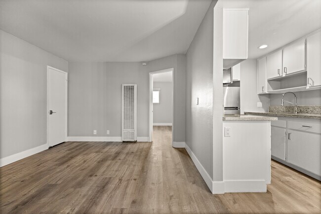 Building Photo - 10990 Del Norte St