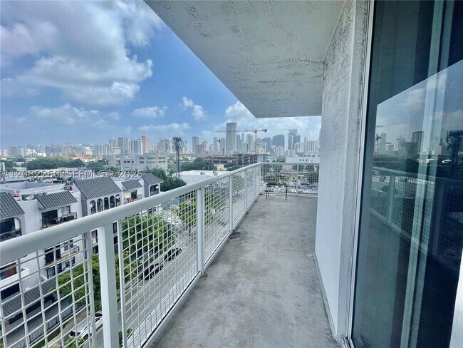 Building Photo - 900 SW 8th St