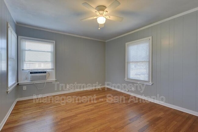 Building Photo - 1322 W Malone Ave