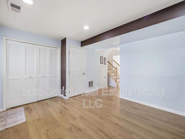 Building Photo - 1247 Mare St