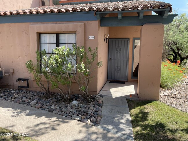 Building Photo - 5380 N Calle Del Rocio