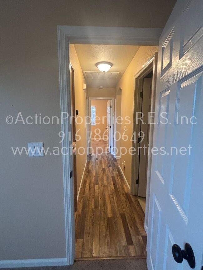 Building Photo - West Roseville LongMeadow 2 Gated, Single ...