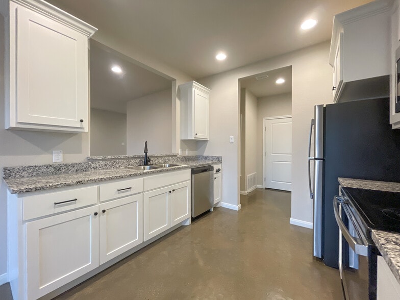 Building Photo - 108 W Windmill Way