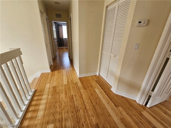 Building Photo - 2084 Par Dr