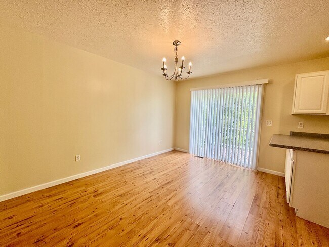 Building Photo - 3 Br. 2 1/2 Ba. Town House Near Mileground/Airport Rd - Available 8/05/2026