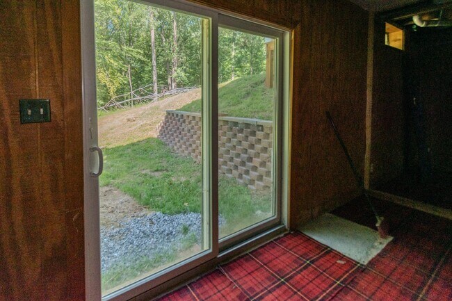Building Photo - 428 Ingleside Dr