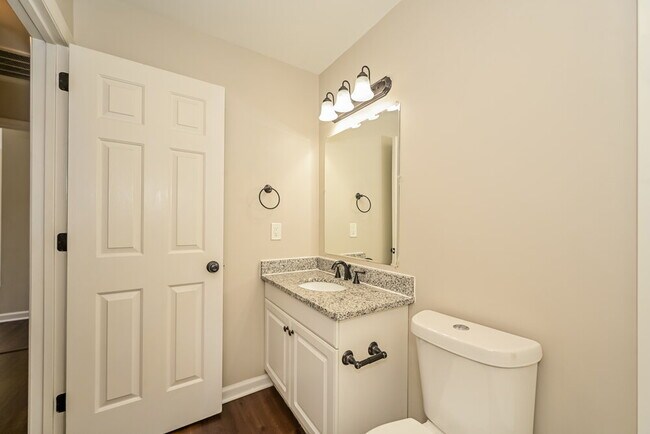 Building Photo - 4340 Cambridge Dr