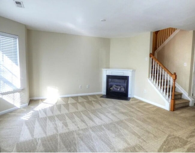 Building Photo - Charming 2BR Townhome in Charlotte