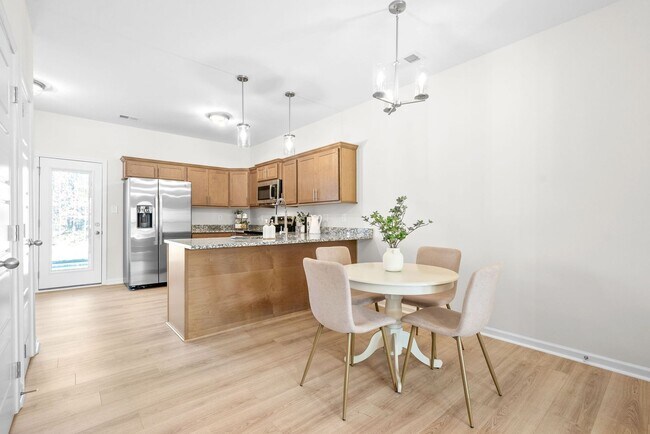 Building Photo - 2 Bedroom Condo For Rent Near Riverside Dr...