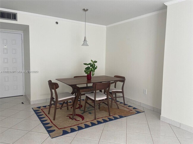 Building Photo - 6061 Collins Ave