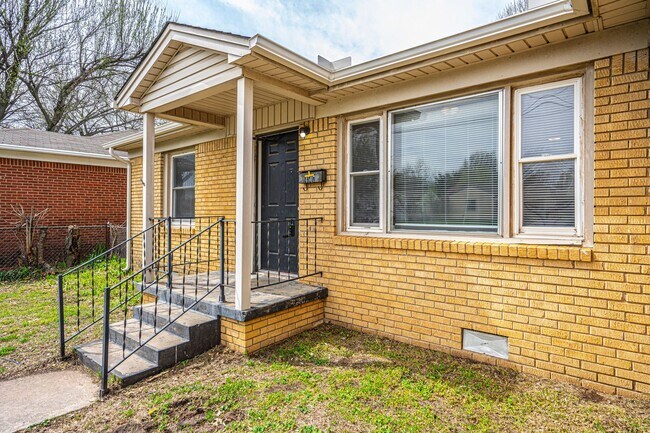 Building Photo - Updated 3 Bed - 1 Bath in Bethany!