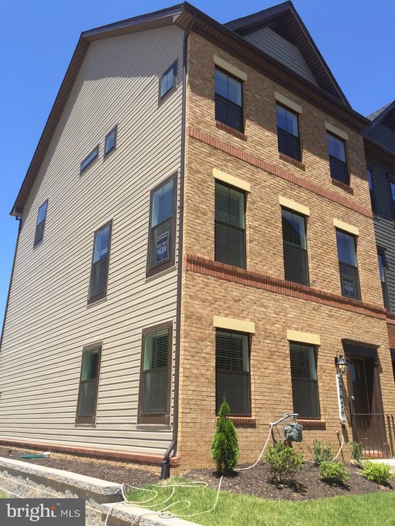 Building Photo - 22620 Tate St