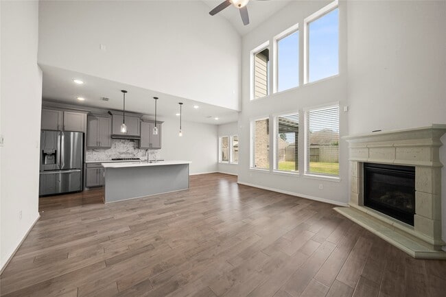 Building Photo - 8930 Emerald Cane Dr