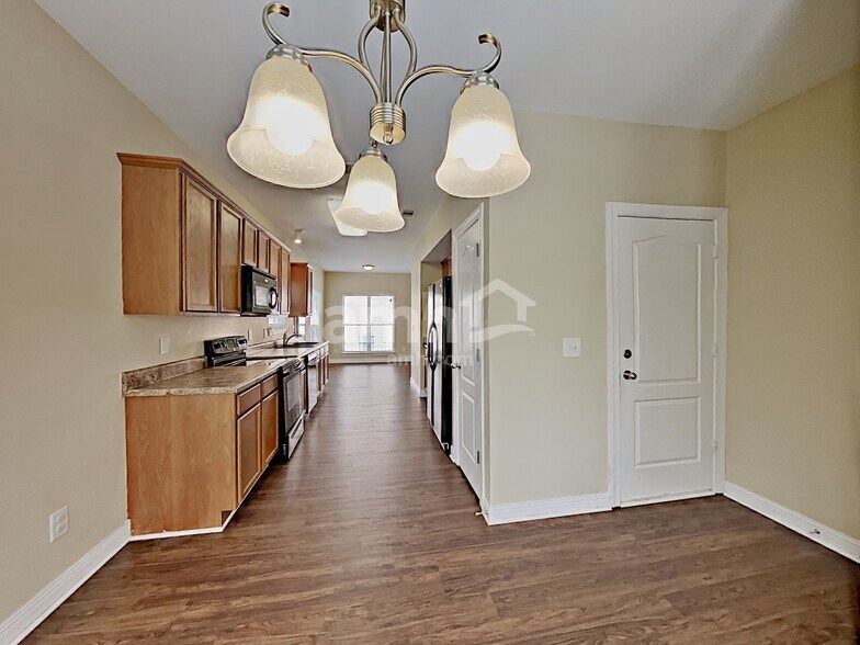 Building Photo - 2148 Christina Ct