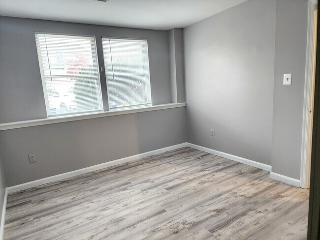 Building Photo - 18859 McFarlin Dr