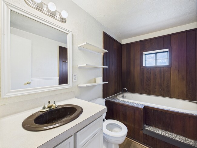 Building Photo - 7070 Tabor Rd