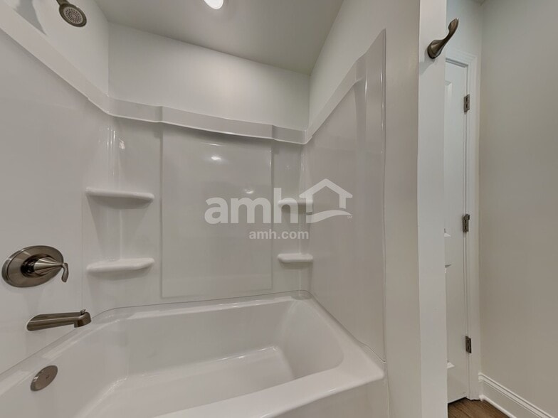 Building Photo - 511 Hickory Pointe Rd