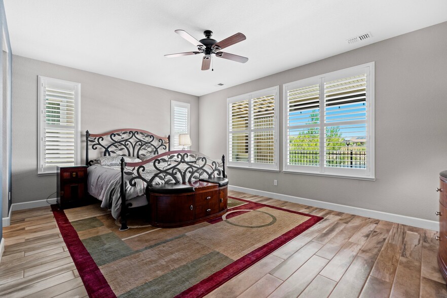 Building Photo - 377 Silver Ridge Dr
