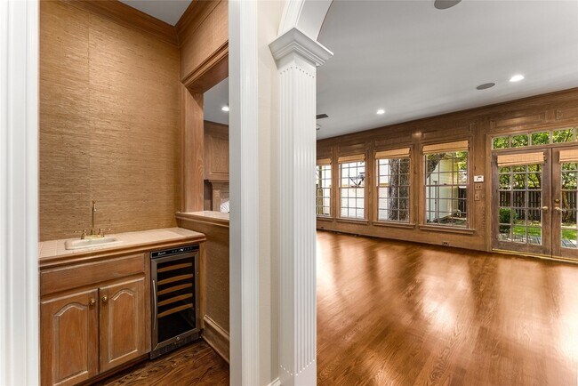 Building Photo - 3901 Hanover St