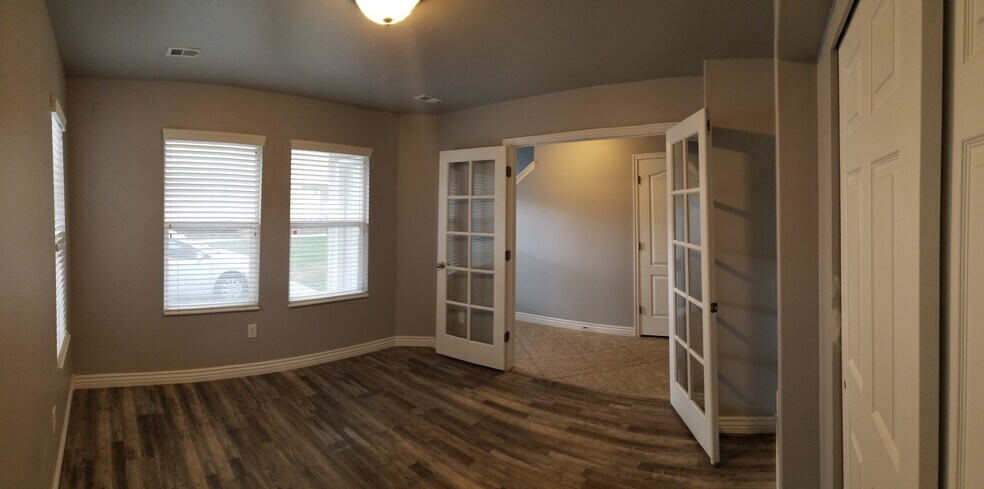 Fourth Bedroom/Office - 7334 S Shelby View Dr