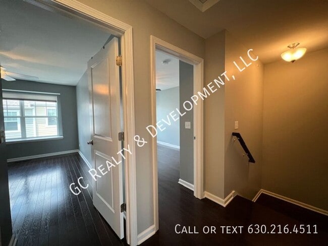 Building Photo - 54 Lakeview Pl