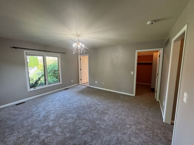 Building Photo - Beautiful 4 bedroom, 3 bath home in Macomb!