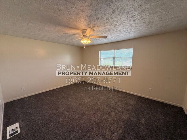 Building Photo - 1928 Meadowland Ln