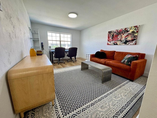 Primary Photo - 299 SW 7th St