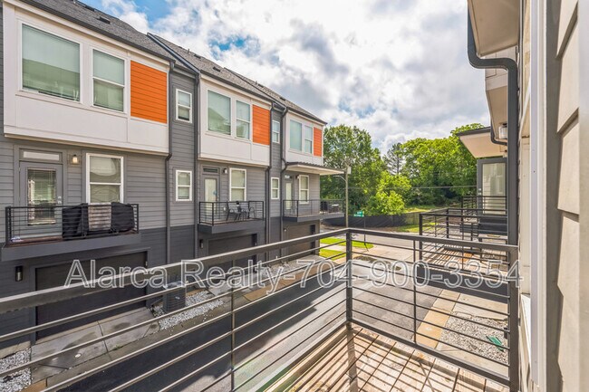 Building Photo - 1311 Millpark Ln
