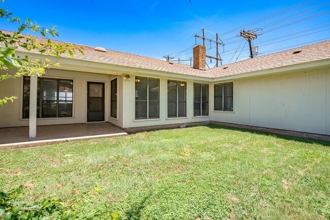 Building Photo - 951 Kenwood Dr