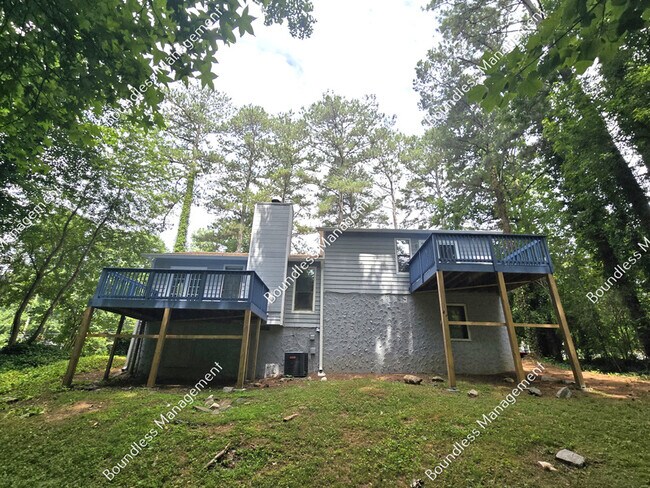Building Photo - 3172 Carmel Dr