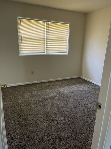 Building Photo - 2611 Quail Dr