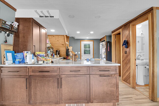 Building Photo - 204 Bristlecone Way