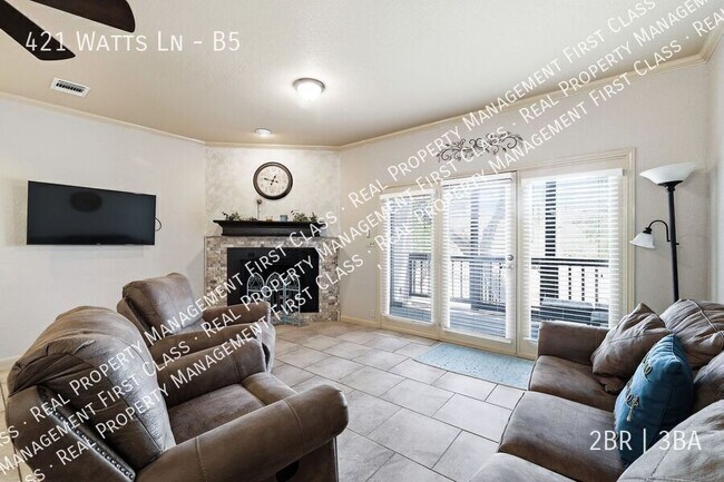 Building Photo - 421 Watts Ln